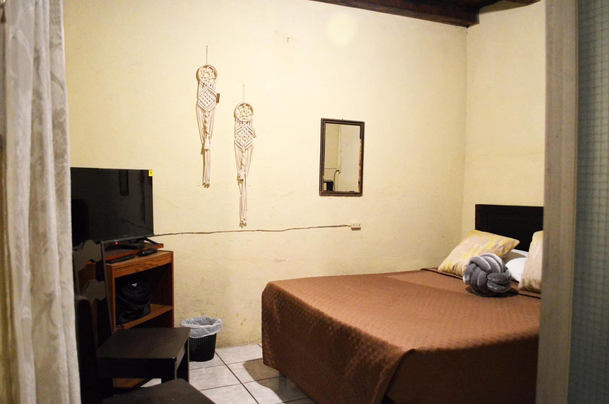 Ave Del Paraiso Guest House Antigua Eksteriør billede